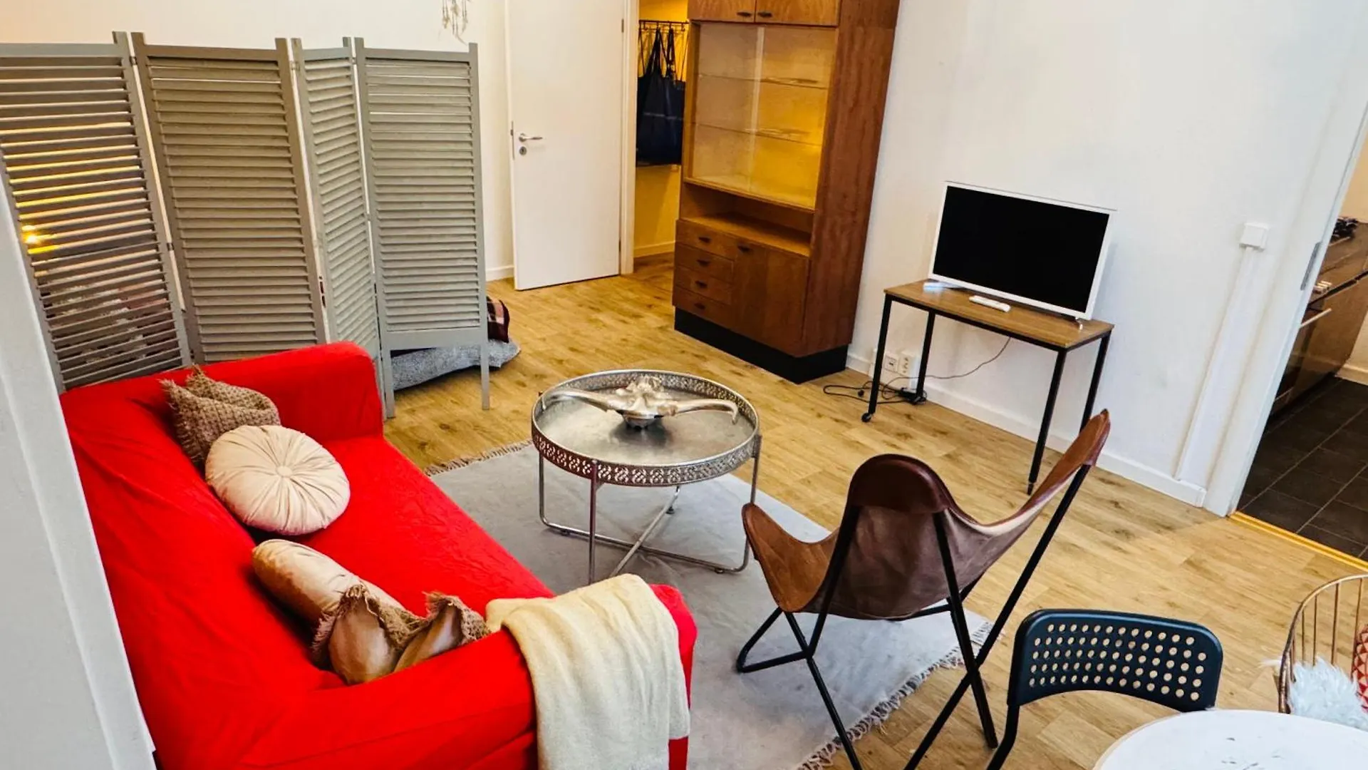 Gdr Flat With Rooftop Terrace Zingster Str Berlim Apartamento